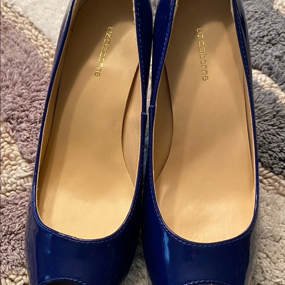 Liz Claiborne NWT Heels y.